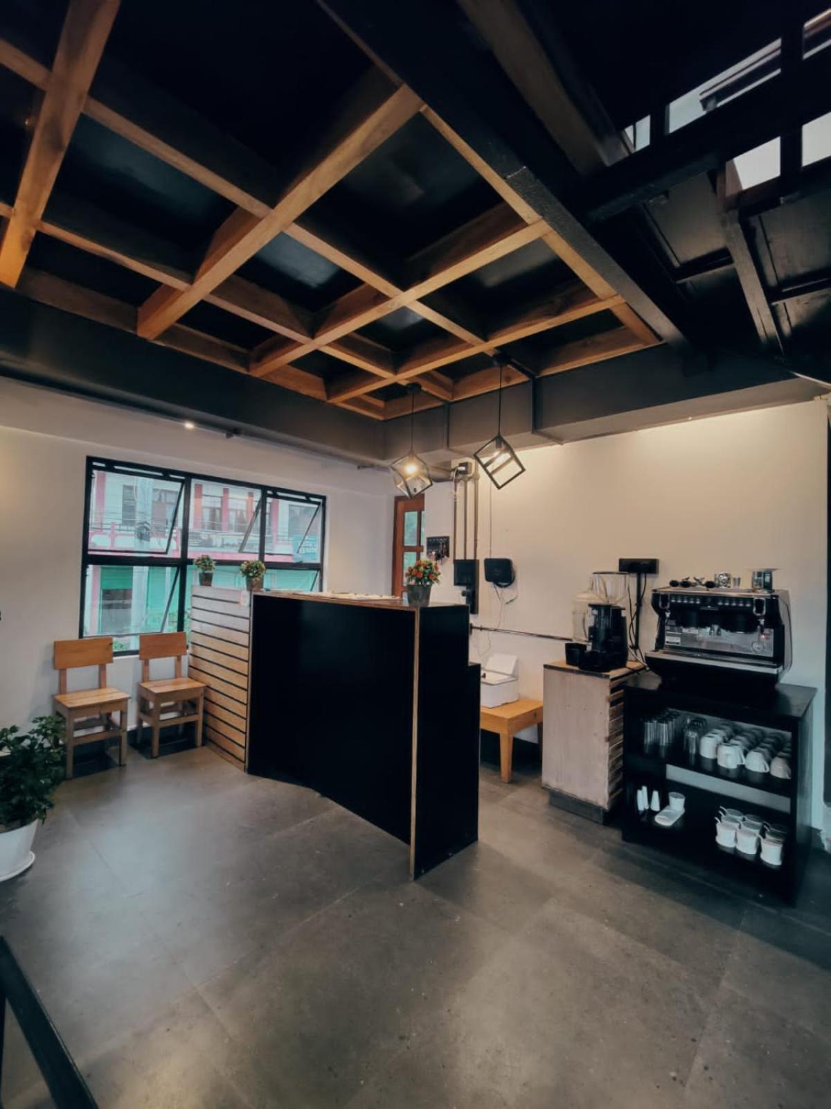 Cafe Sola Bnb 실롱 외부 사진
