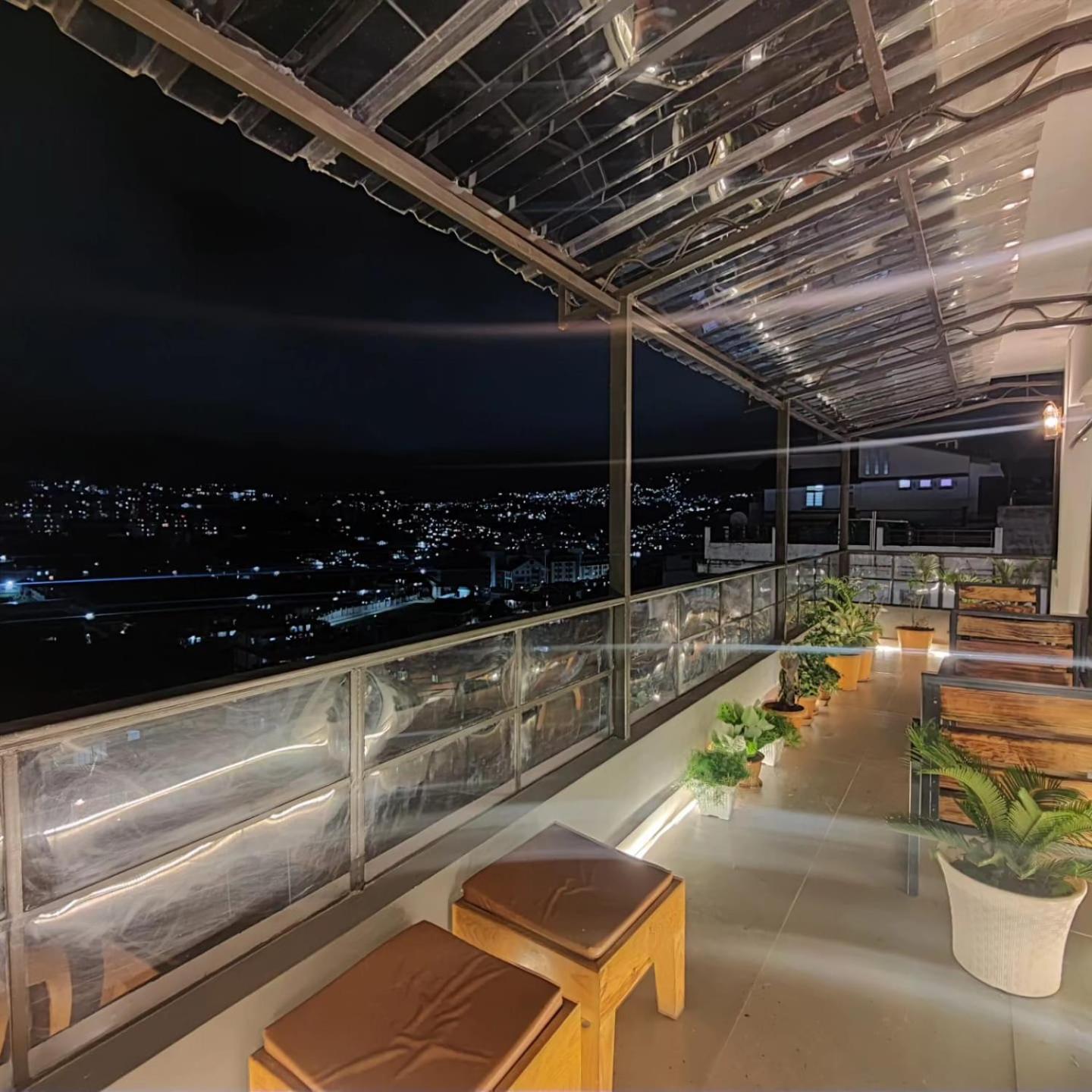 Cafe Sola Bnb 실롱 외부 사진